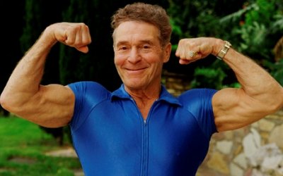 Jack LaLanne Succumbs to Pneumonia at Age 96 – Fikkle Fame Archive